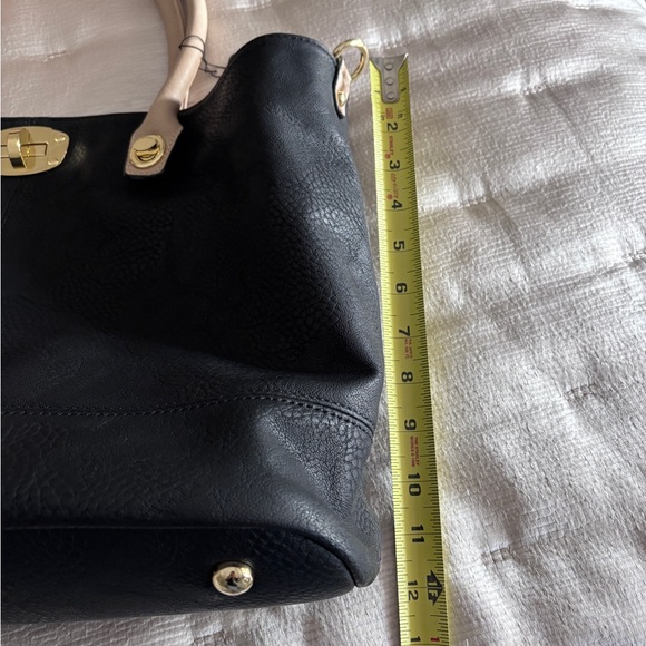 NWT Black Pebbled 3 in 1 Tote Set Crossbody Strap + Coin Wallet + Large Pouch. - Picture 10 of 13